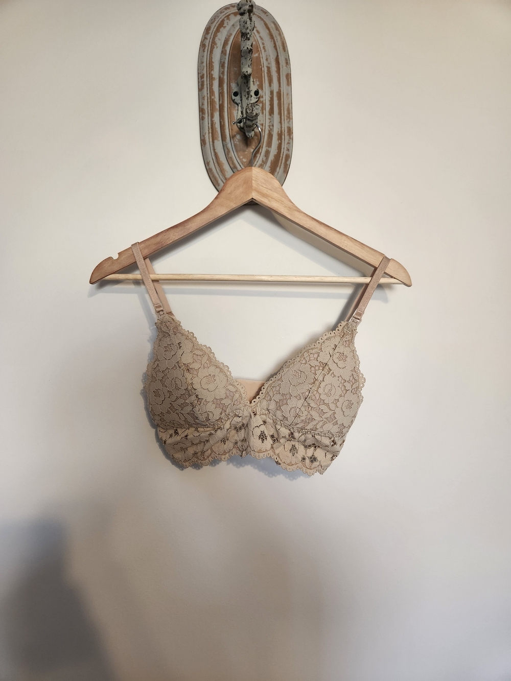 Lace Underwire Bra in Nude - Women's Intimates